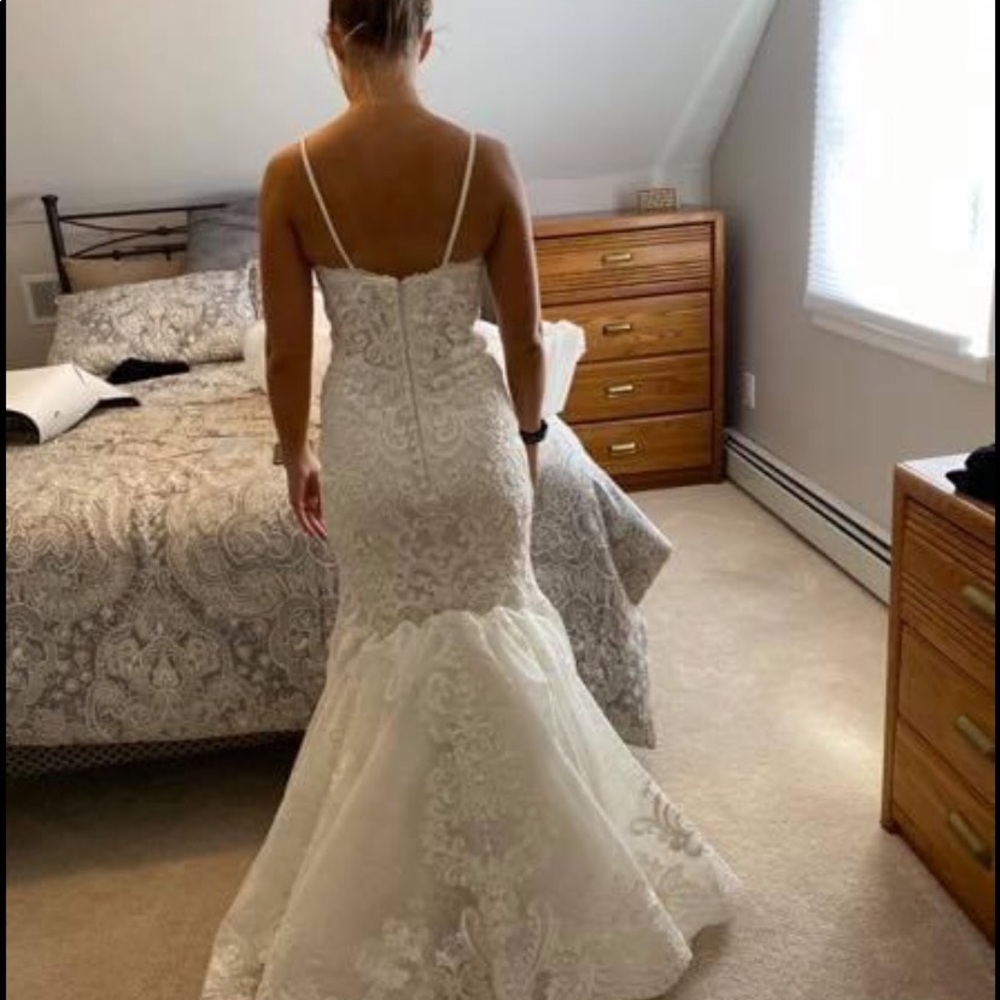 ✨ Gorgeous Allure Wedding Gown ✨ - Picture 3 of 7